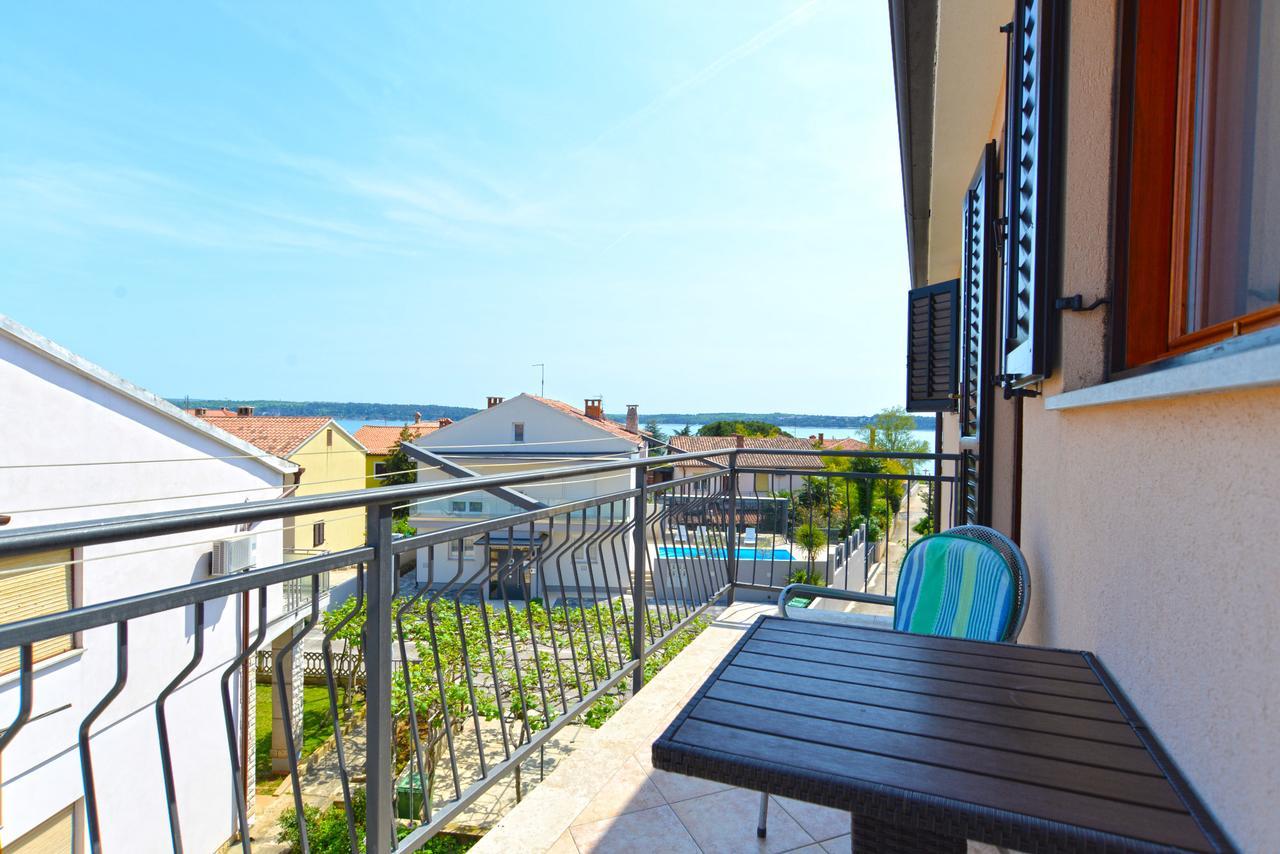 Apartment Ljiljana 1553 Novigrad Istria Exterior foto